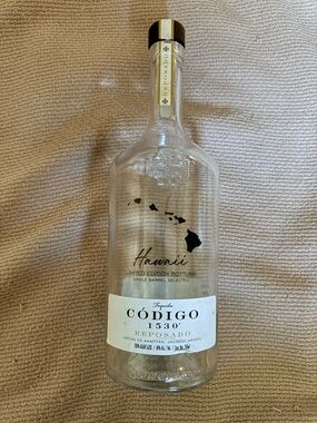 Código 1530 Reposado Tequila Hawaii Limited Edition - Clear Bottle only